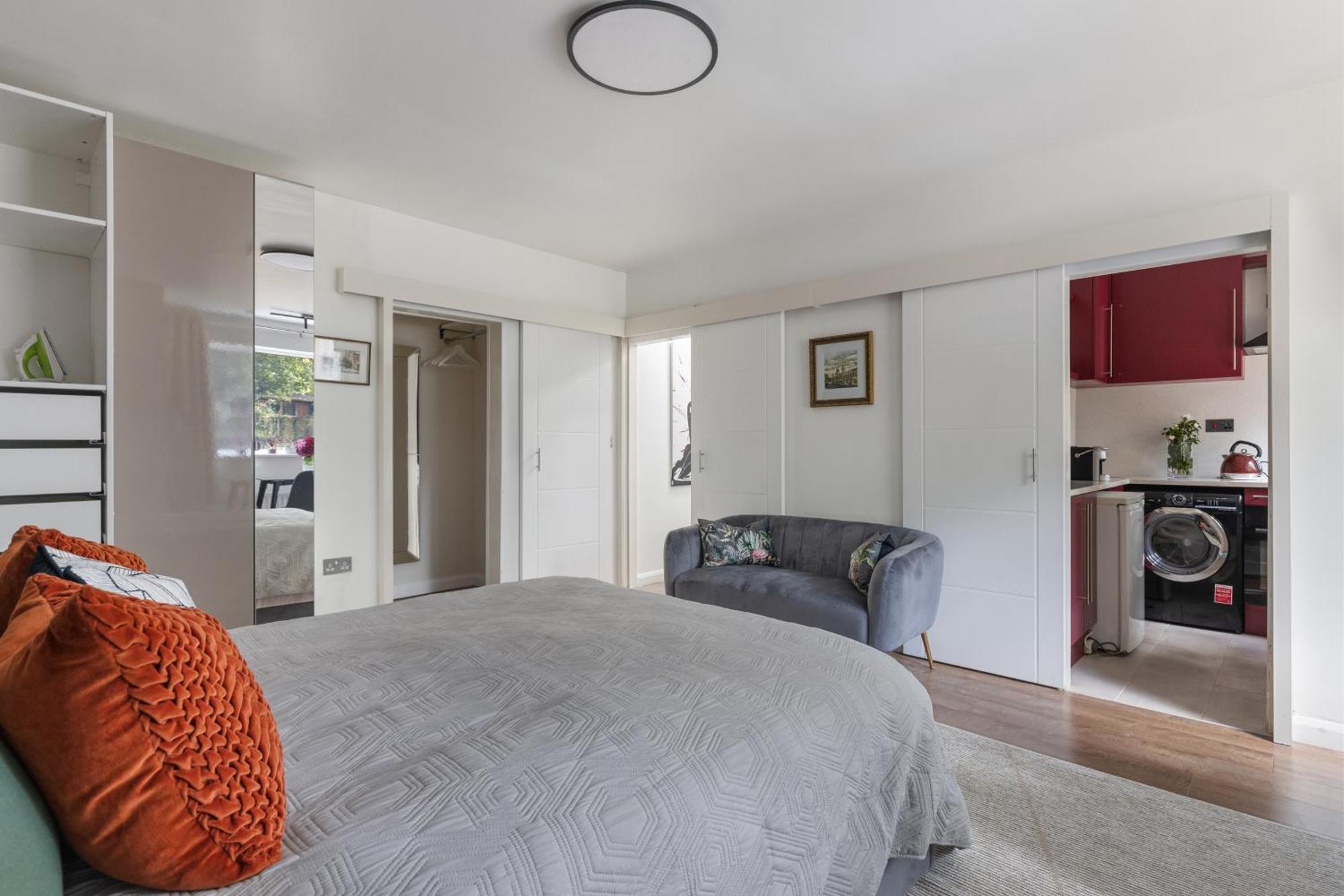 King Studio Apartment With Garden And Parking Ealing Bagian luar foto