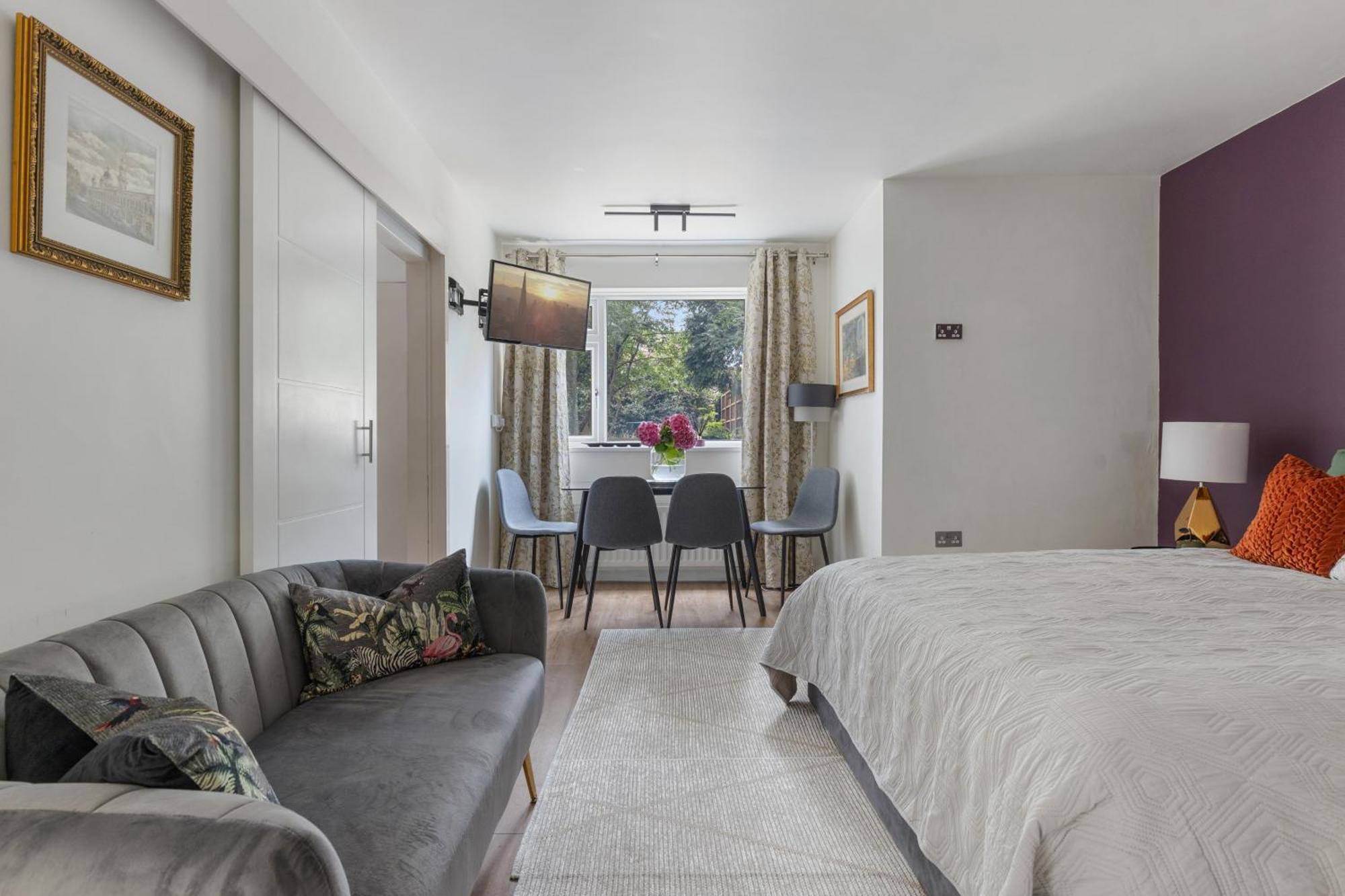 King Studio Apartment With Garden And Parking Ealing Bagian luar foto