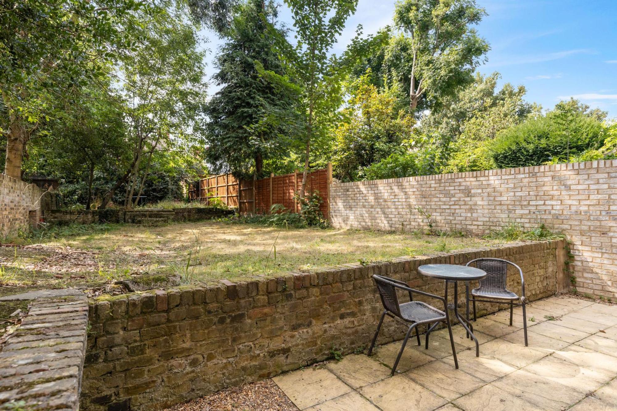 King Studio Apartment With Garden And Parking Ealing Bagian luar foto